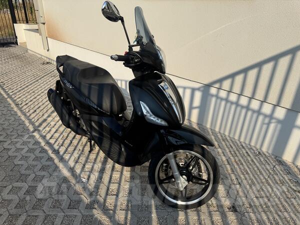 Piaggio - Beverly 350