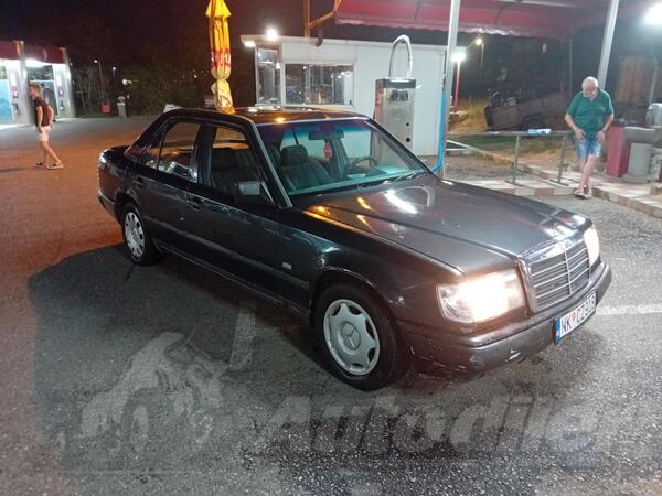 Mercedes Benz - 250 - 2.5