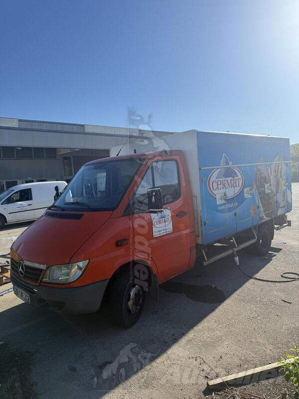 Mercedes Benz - Sprinter