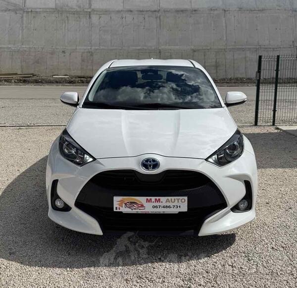 Toyota - Yaris - 1.5 HYBRID 04/2021g AUTOMATIK