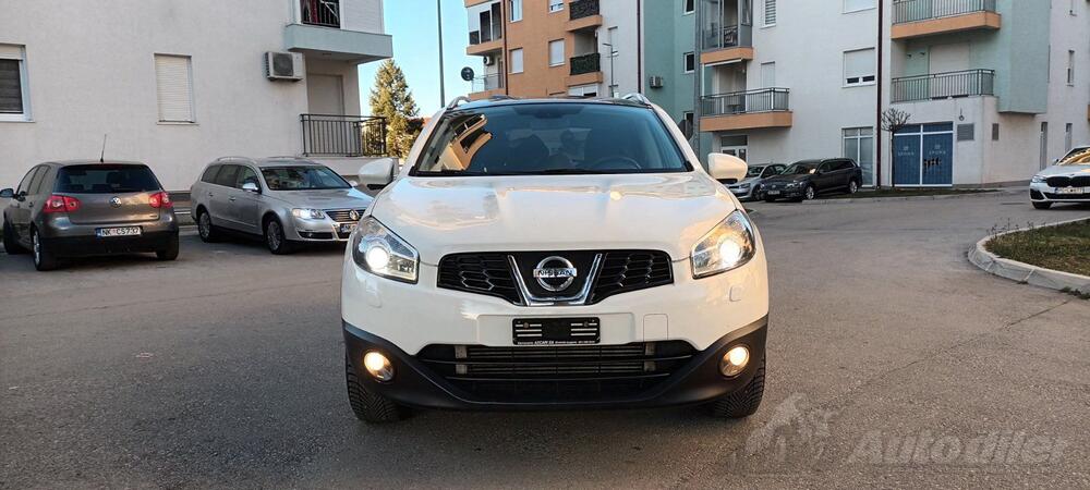 Nissan - Qashqai+2 - 2.0
