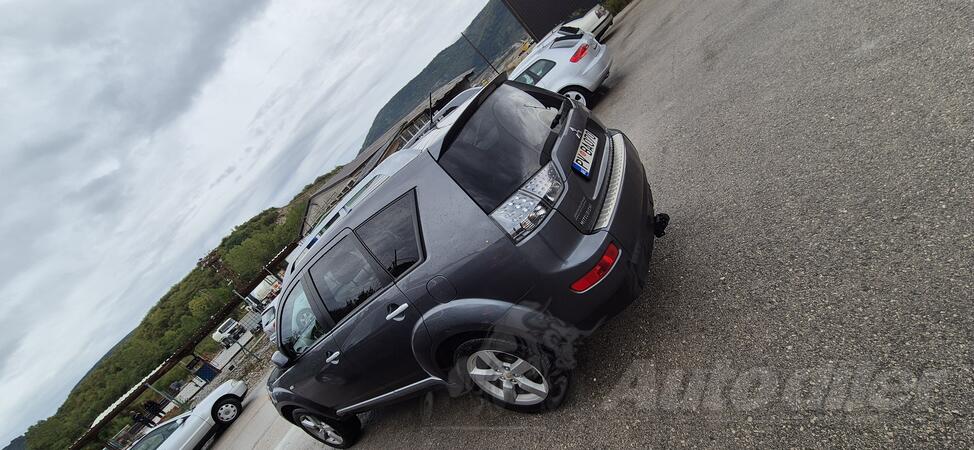Mitsubishi - Outlander - 2.0
