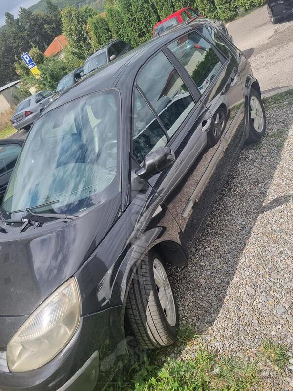 Renault - Scenic - 1.9 DCI