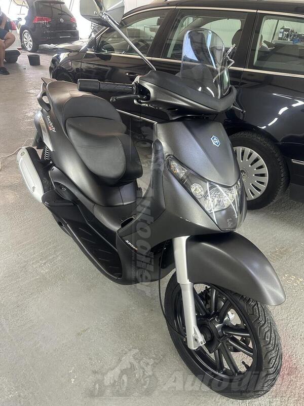 Piaggio - Piaggio Beverly 250