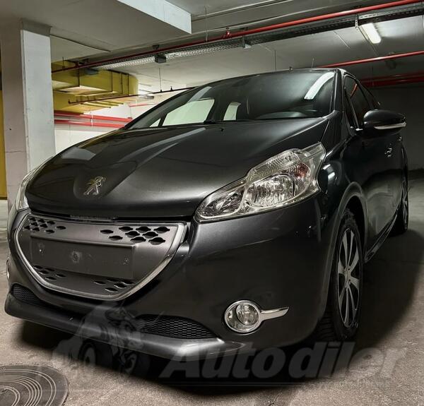 Peugeot - 208 - 1.4 E - HDI