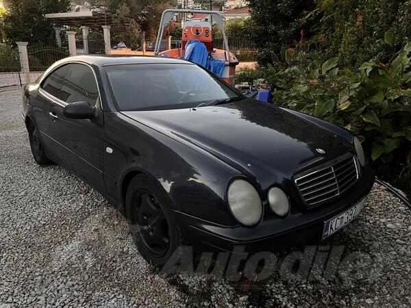 Mercedes Benz - CLK 320 - 320