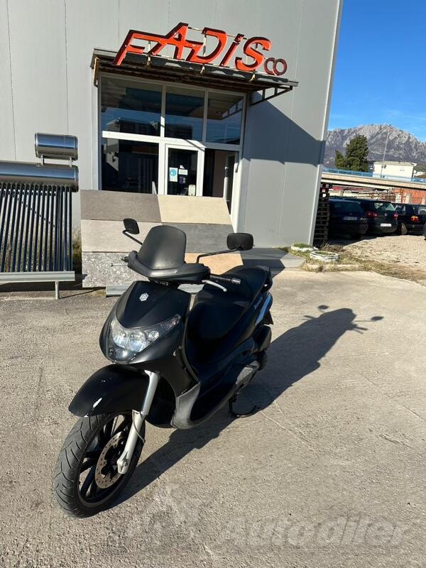 Piaggio - Beverly 250 Sport