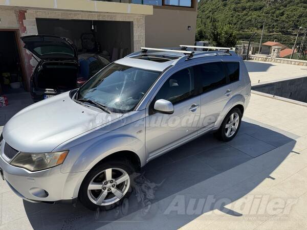 Mitsubishi - Outlander - 2.0