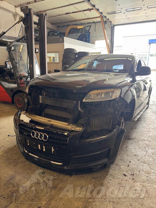 U djelovima Audi - Q7 3.0 tdi