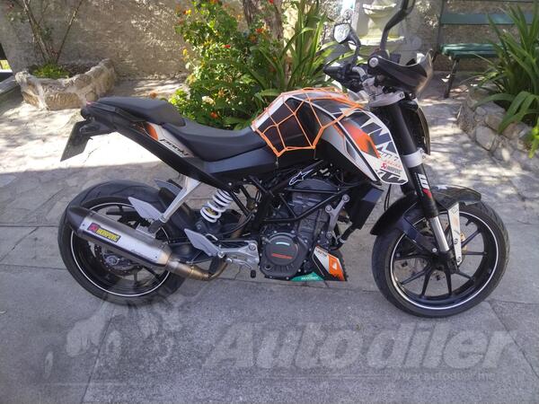 KTM - Duke 200