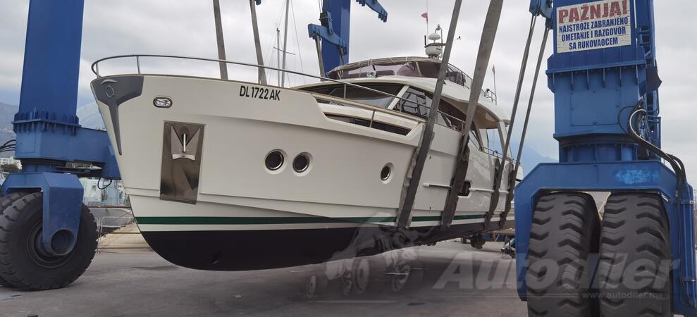 Azimut-benetti - Greenline 48 fly HIBRID