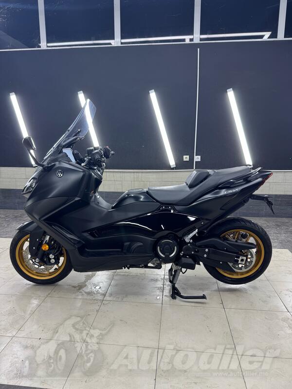 Yamaha - Tmax 560