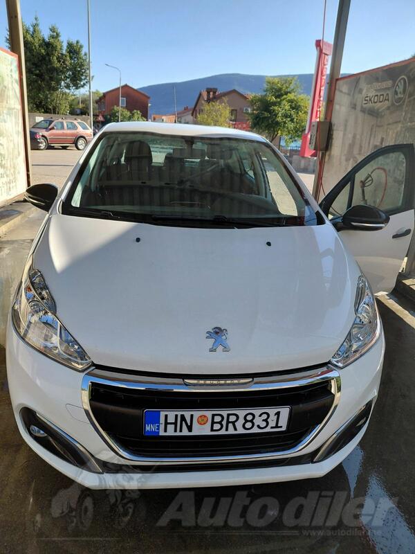 Peugeot - 208 - 1.6 HDI