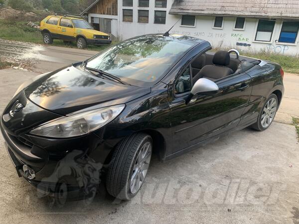 Peugeot - 207 - .
