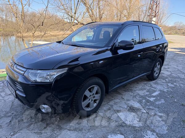Mitsubishi - Outlander - 2.2
