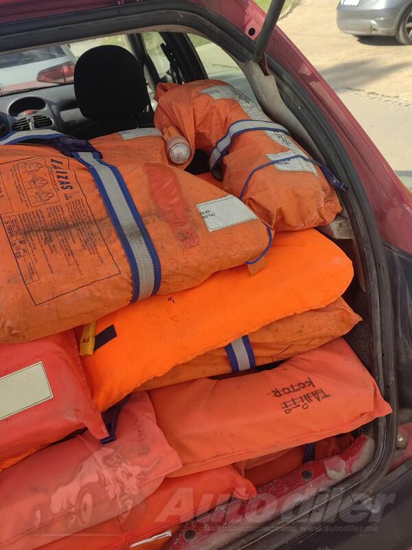 Prsluci za vodu za plovila