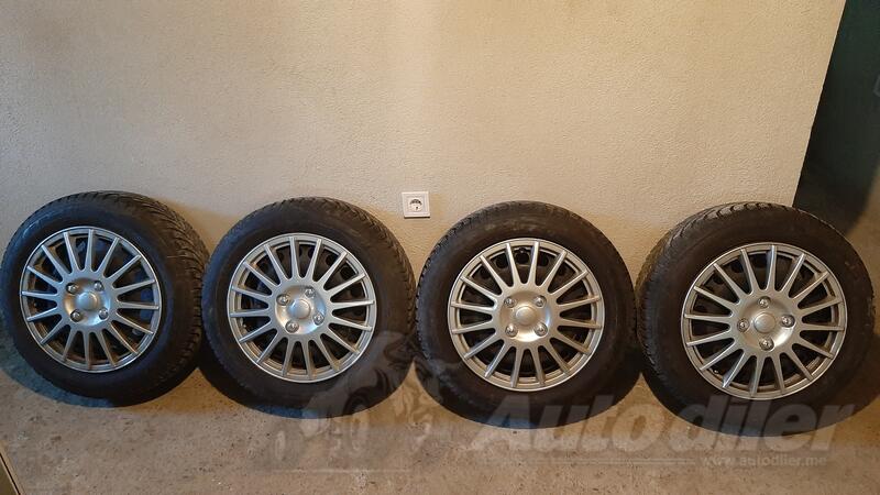 Fabričke felne i Maxxis gume