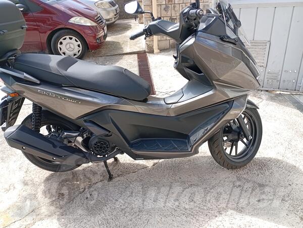 Kymco - Sky town