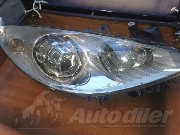 Oba fara za Peugeot - 307    - 2007