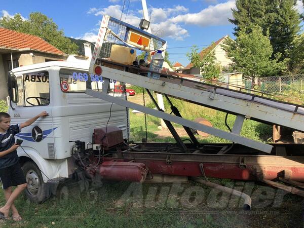 Mercedes Benz - 608 D