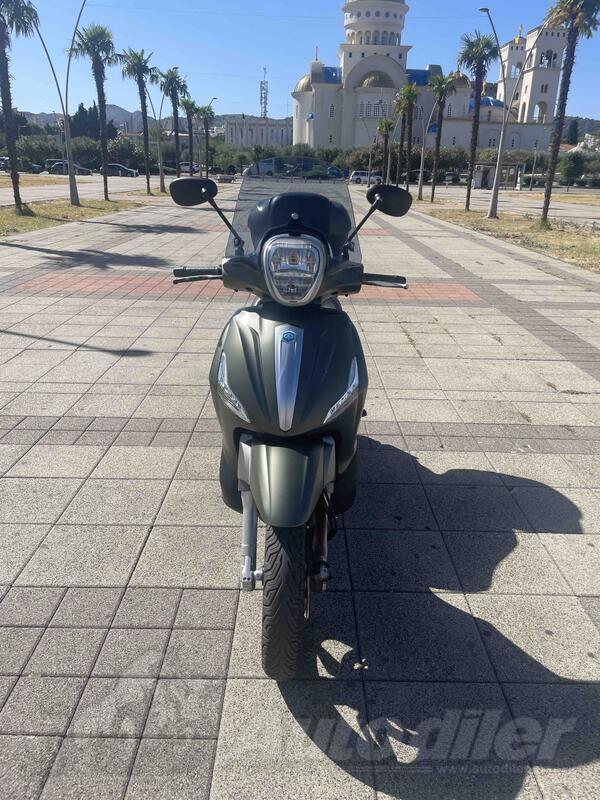 Piaggio - 350 ST Beverly sport touring