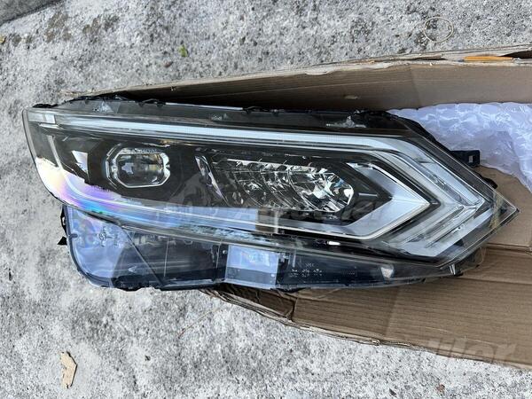 Desni far za Nissan - Qashqai    - 2019