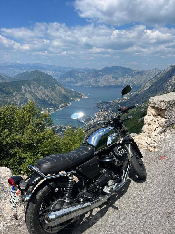 Moto Guzzi - V7