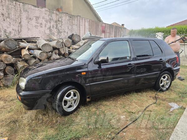 Volkswagen - Golf 3 - 1.6