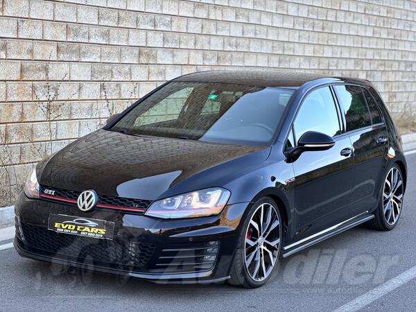 Volkswagen - Golf GTI - 2.0tsi