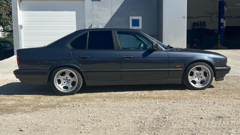 BMW - 520 - 520