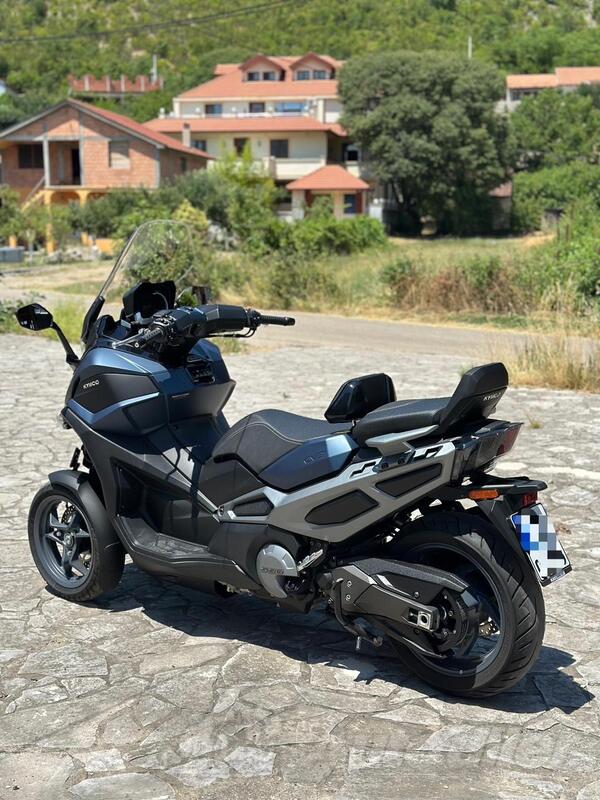 Kymco - CV3 550