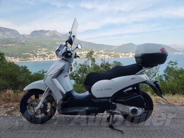 Aprilia - scarabeo 250