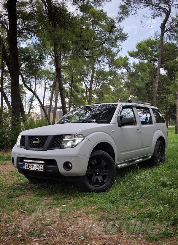 Nissan - Pathfinder - Raptor