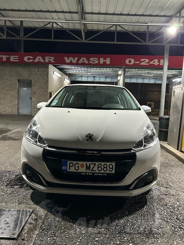 Peugeot - 208 - 1.2