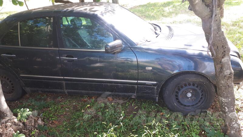 Mercedes Benz - E 300 - 300td