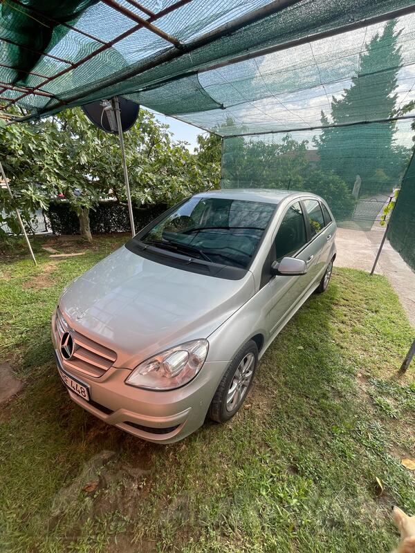 Mercedes Benz - B 180 - D