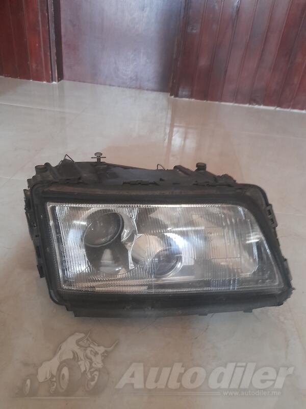 Desni far za Audi - S8    - 1996-2005