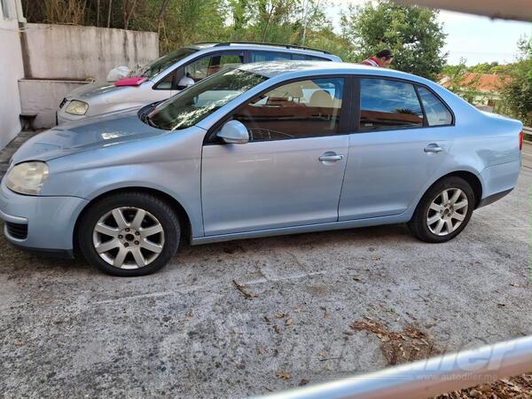 Volkswagen - Jetta - 2,0