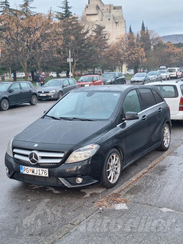 Mercedes Benz - B 220 - B 220