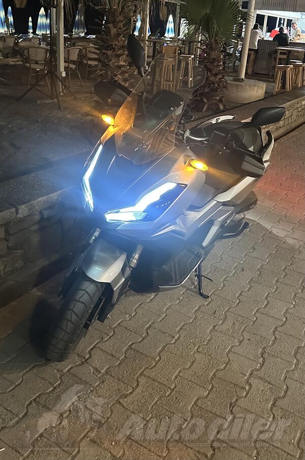 Honda - ADV350
