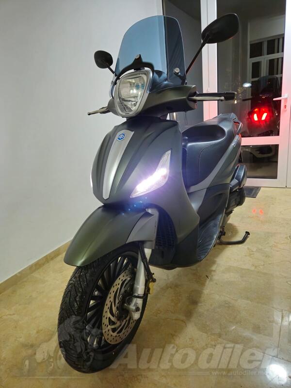 Piaggio - Beverly 300S