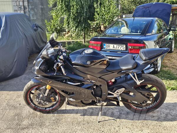 Yamaha - R6