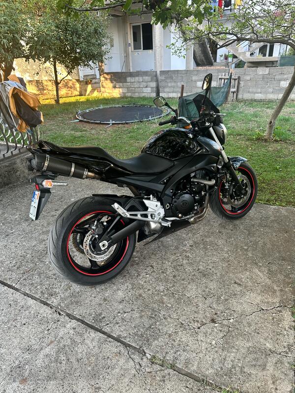Suzuki - GSR 600