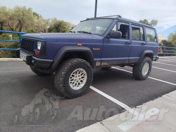 Jeep - Cherokee
