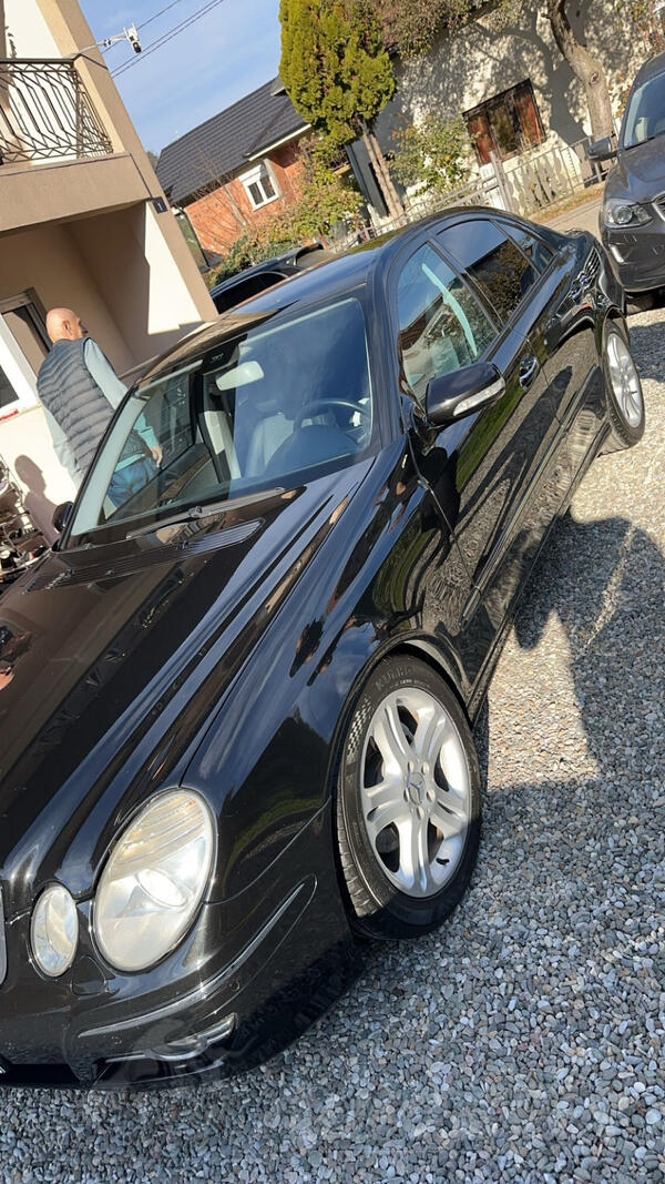Mercedes Benz - E 200 - 2.2