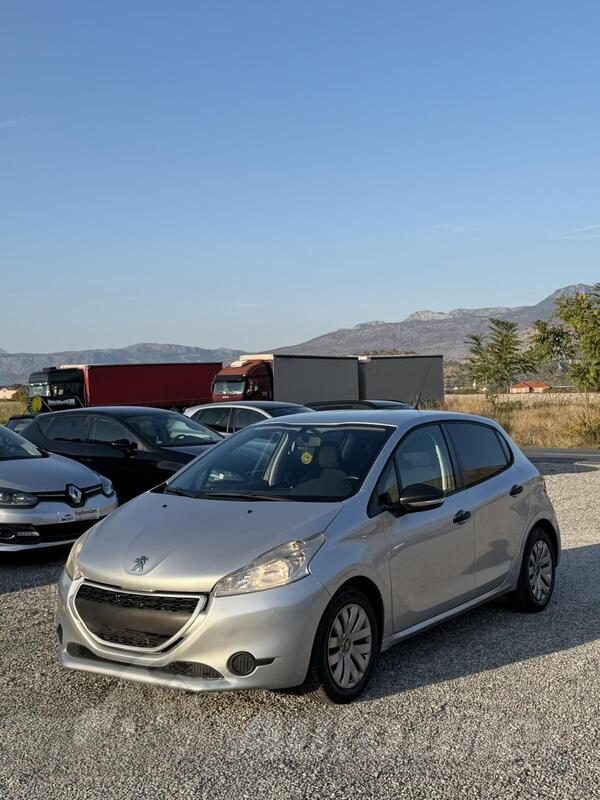 Peugeot - 208 - 1.4