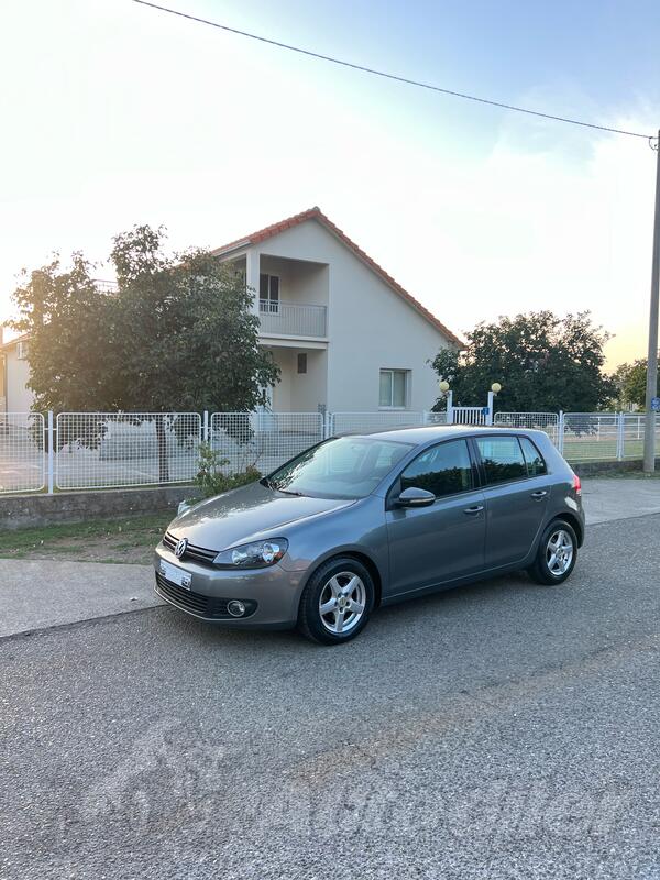 Volkswagen - Golf 6 - 2.0 TDI TRENDLINE