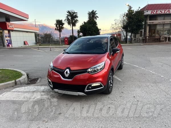 Renault - Captur - 0.9 TCe Helly Hansen