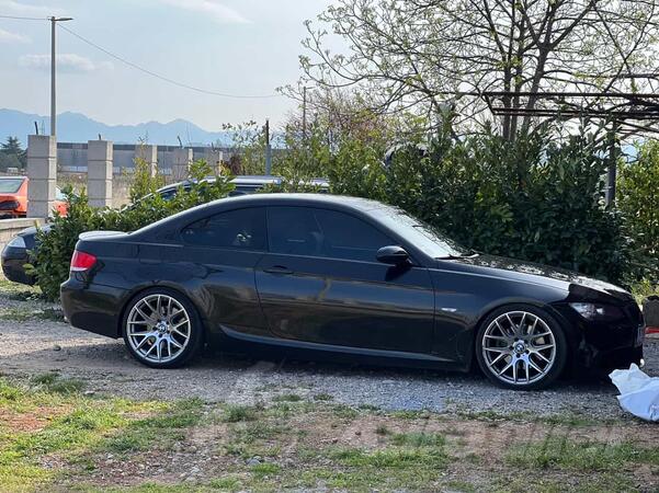 BMW - 325 - e92