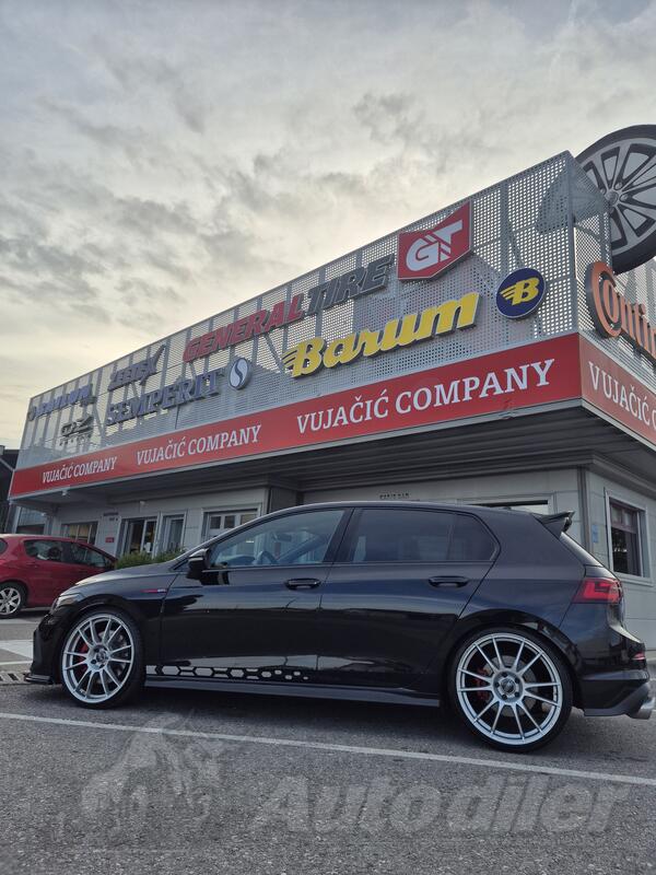 Volkswagen - Golf 8 - GTI
